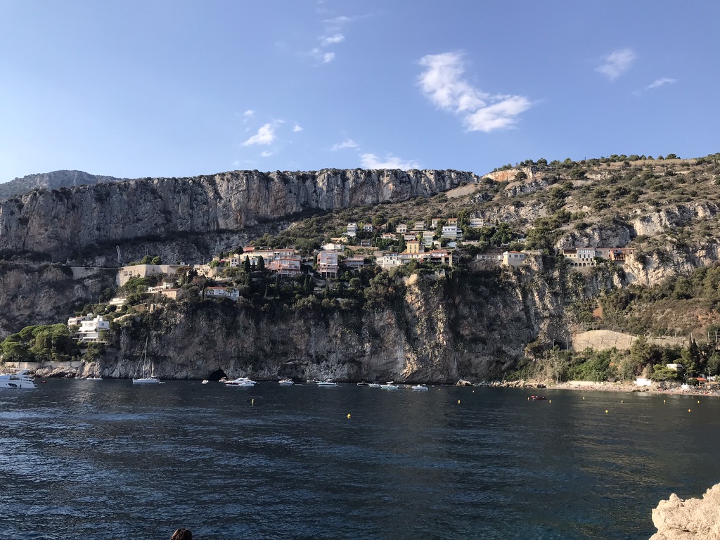 sentier du littoral de cap d'ail pour aller vers monaco