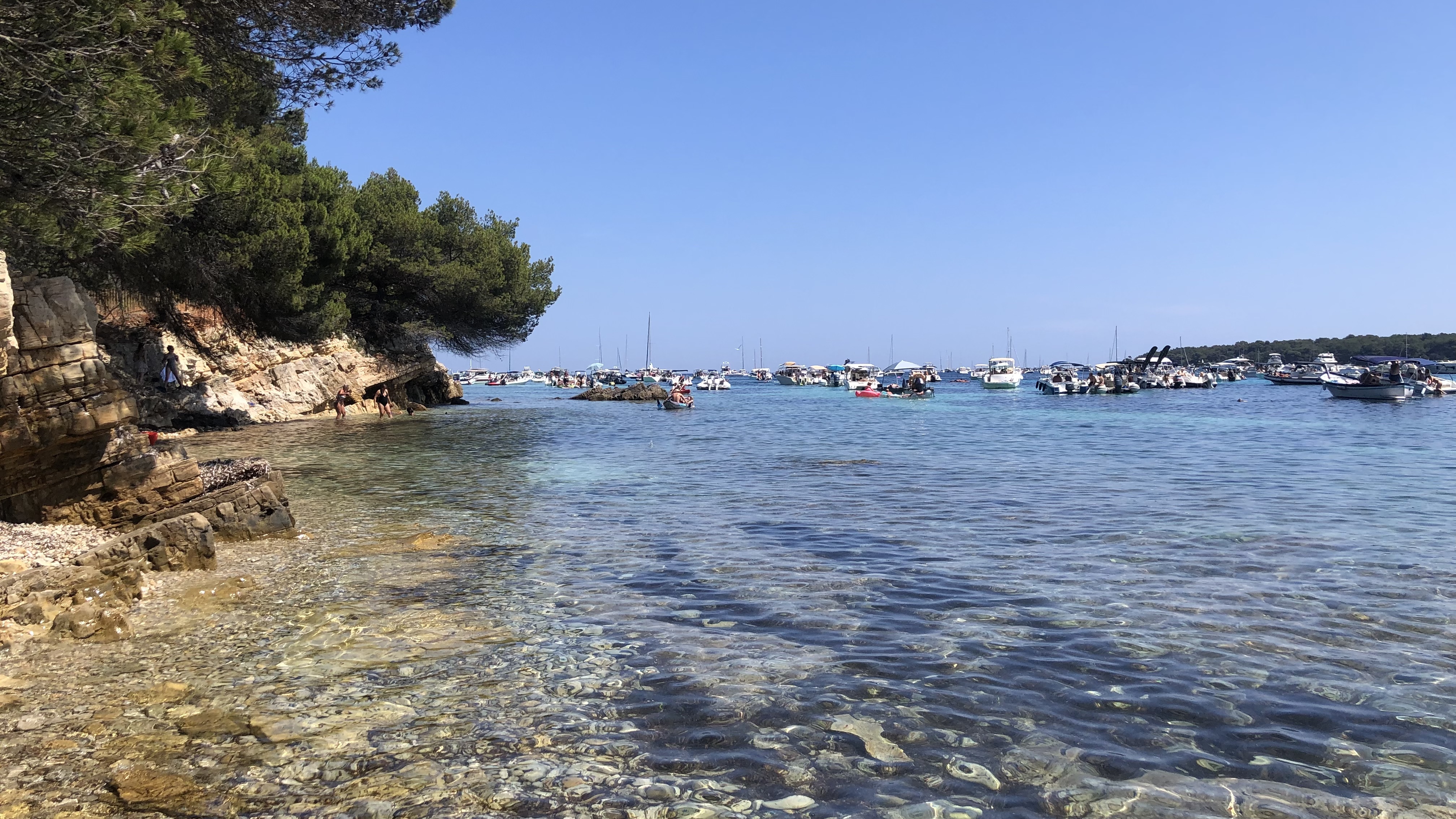 Photo d'une crique sur l'île de Lérins, île Sainte-Marguerite